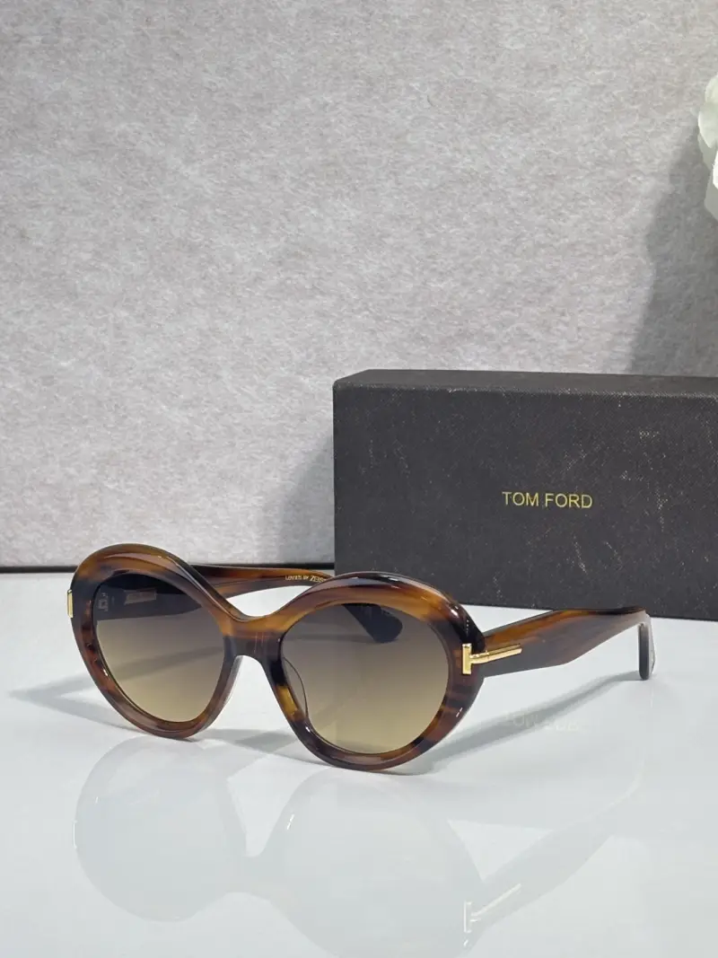 TOM FORD FT 1328 round designer sunglasses colorway 02, catalogue view 1