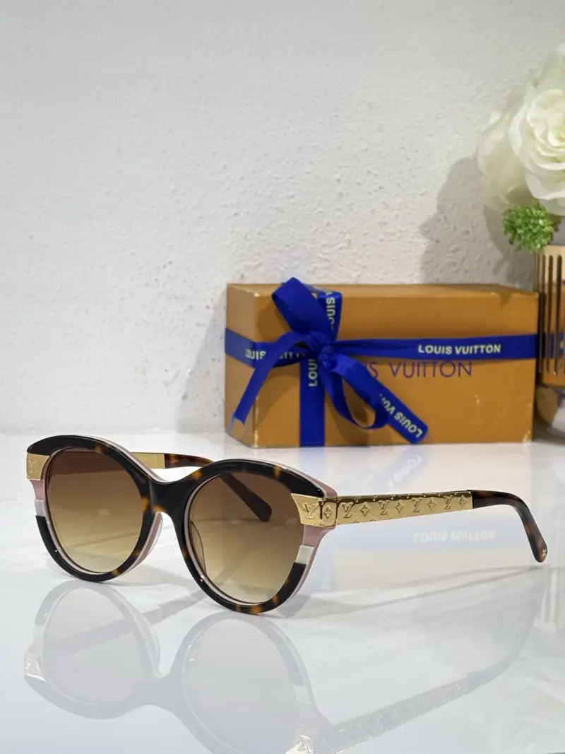LOUIS VUITTON Z1857 cat-eye designer sunglasses colorway 02, catalogue view 1