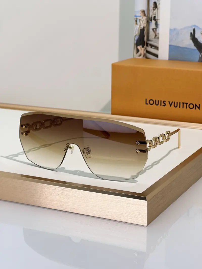 LOUIS VUITTON Z3108U square designer sunglasses colorway 02, catalogue view 1