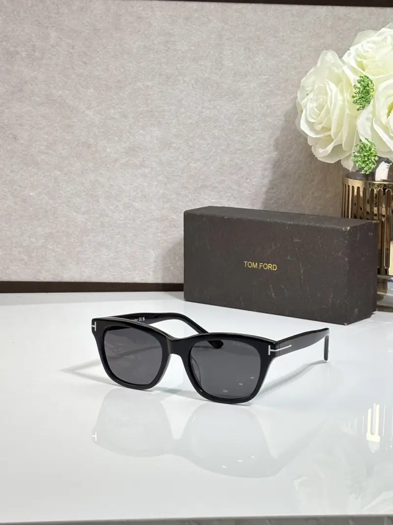 TOM FORD FT0237 square designer sunglasses colorway 02, catalogue view 1