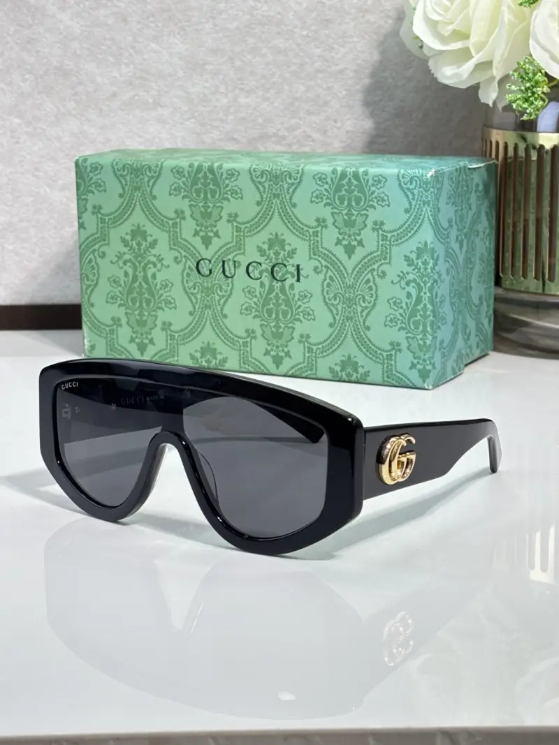 GUCCI GG1950S wraparound designer sunglasses colorway 02, catalogue view 1