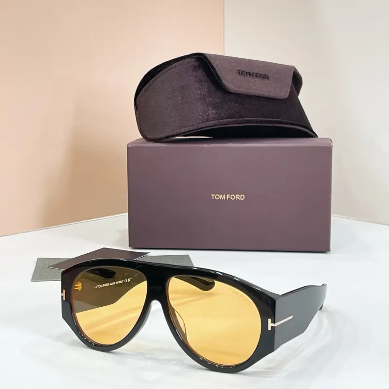 TOM FORD TF 1044 square designer sunglasses colorway 05, catalogue view 1