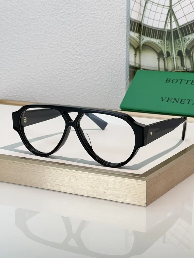 BOTTEGA VENETA BV1318S rectangle designer sunglasses colorway 03, catalogue view 1