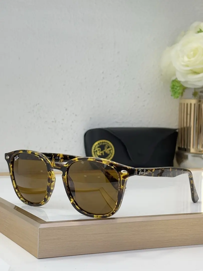 Ray-Ban RB4258 sunglasses from the supplier-provided catalogue, catalogue view 1